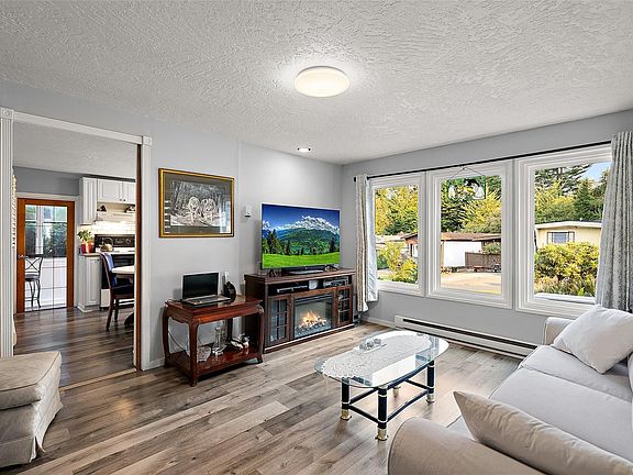 2nd image of 2587 B Selwyn Rd #19