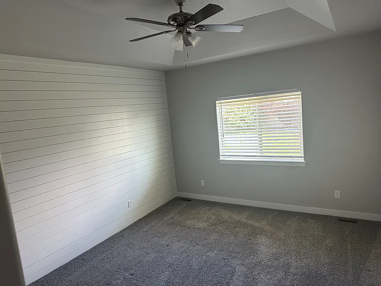 731 Mossview Ave — Photo 4