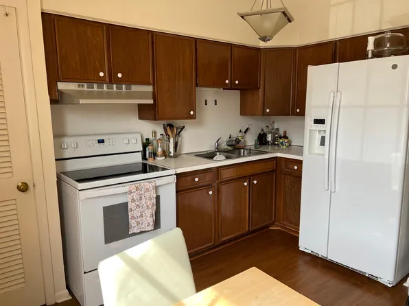 614 Rader Aly, Columbus, OH 43206