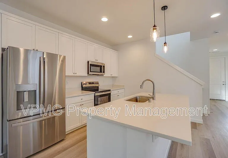 2301 SW 5th Pl — Photo 9