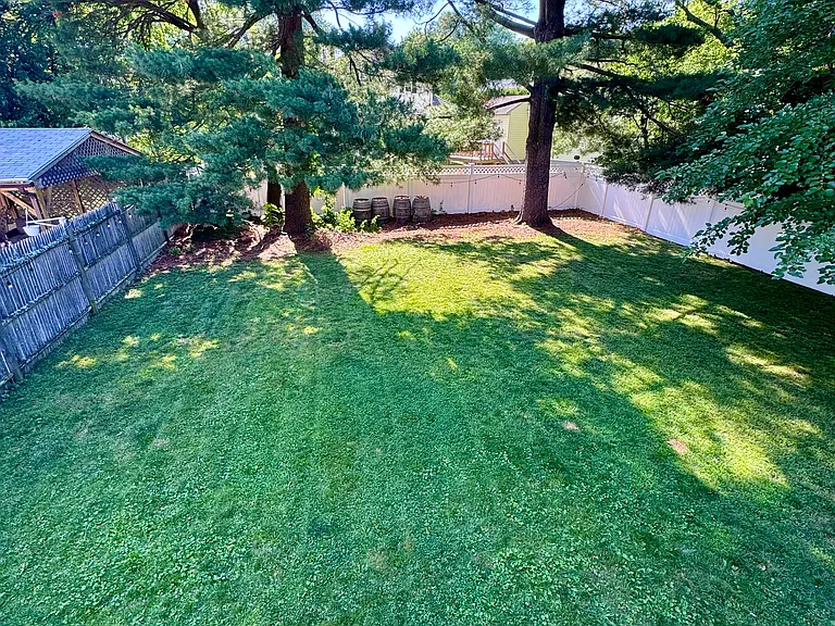 65 Brentwood St — Photo 19