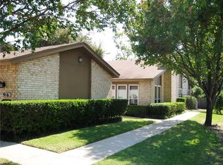 916 Shady Creek Ln, Bedford, TX 76021