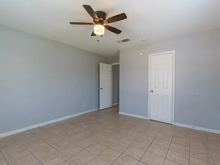 7642 Oak Chase — Photo 10