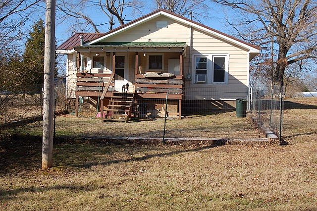 2nd image of 335 Lick Ck Rd