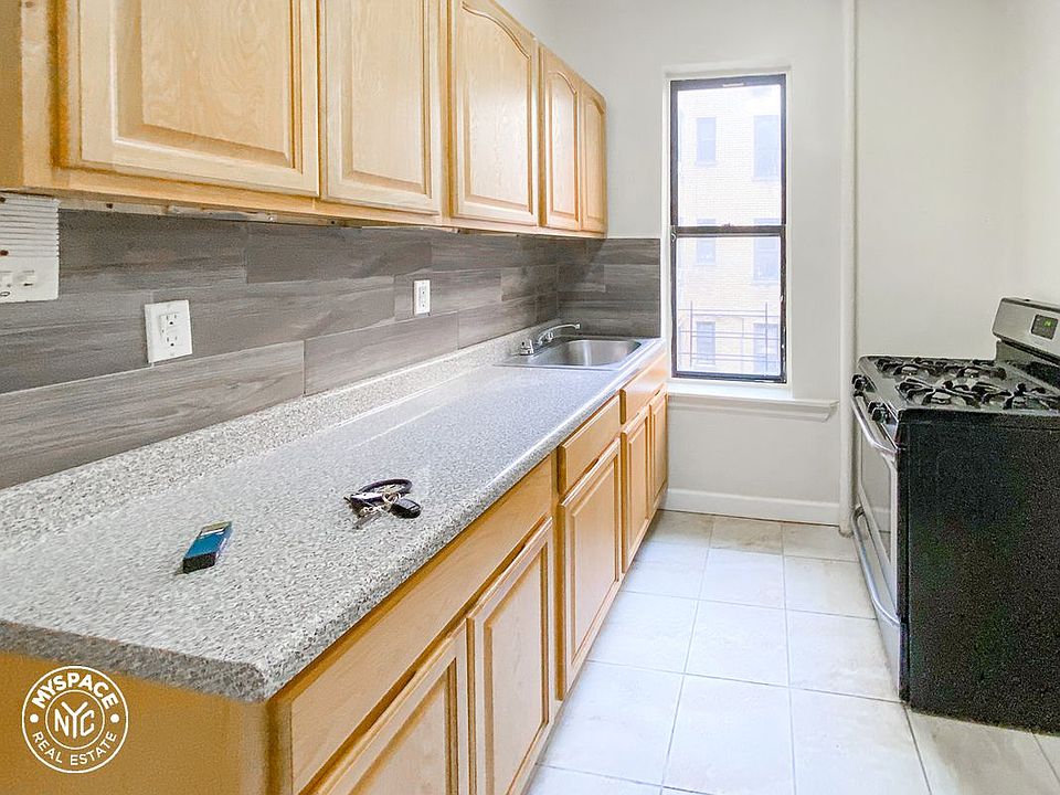 1st image of 81 Crooke Ave #22FX