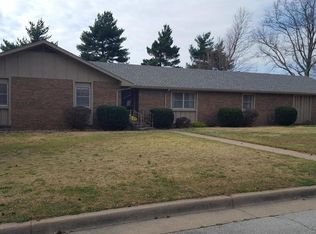 1332 E Highland Ave, Carthage, MO 64836