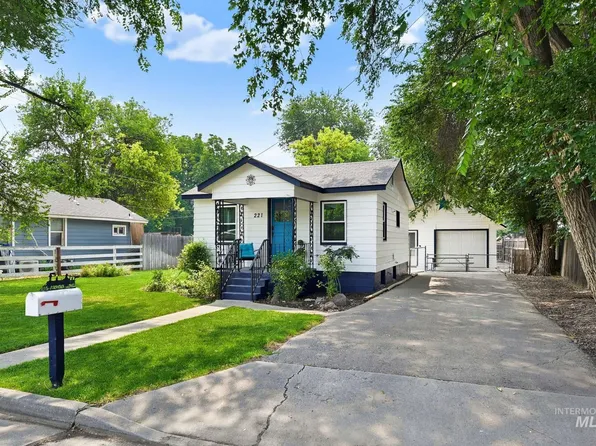 221 Hudson Ave, Nampa, ID 83651