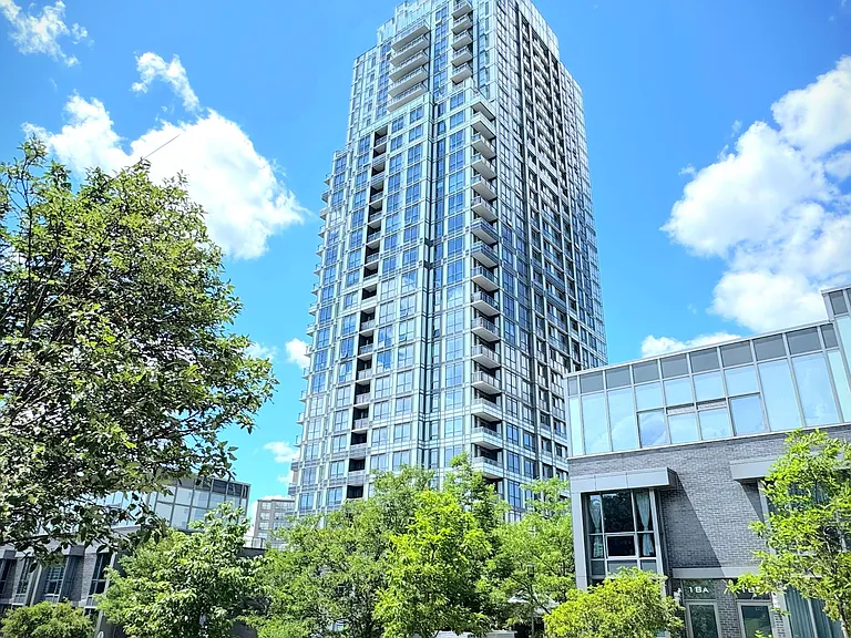18 Graydon Hall Dr #1110 — Photo 1
