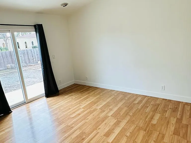 5243 Wisteria Way — Photo 15