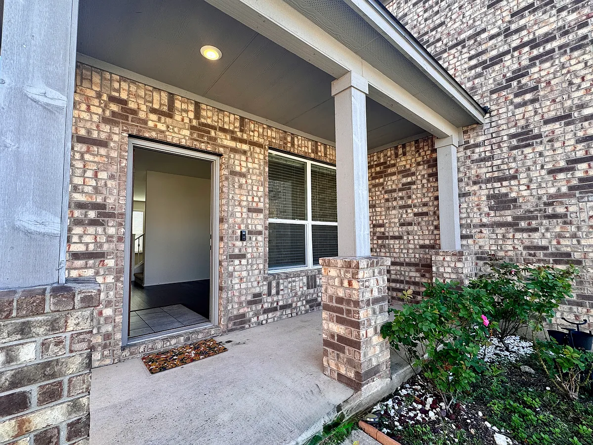 Building Photo - 16501 Brogan Ln