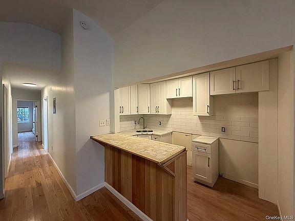 3rd image of 387 Jerome St Floor 1
