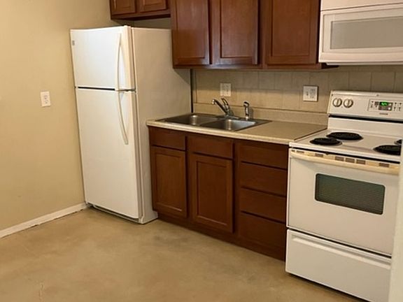 3rd image of 4034 E Harley St