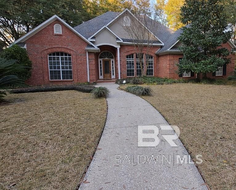 1st image of 403 Clubhouse Dr