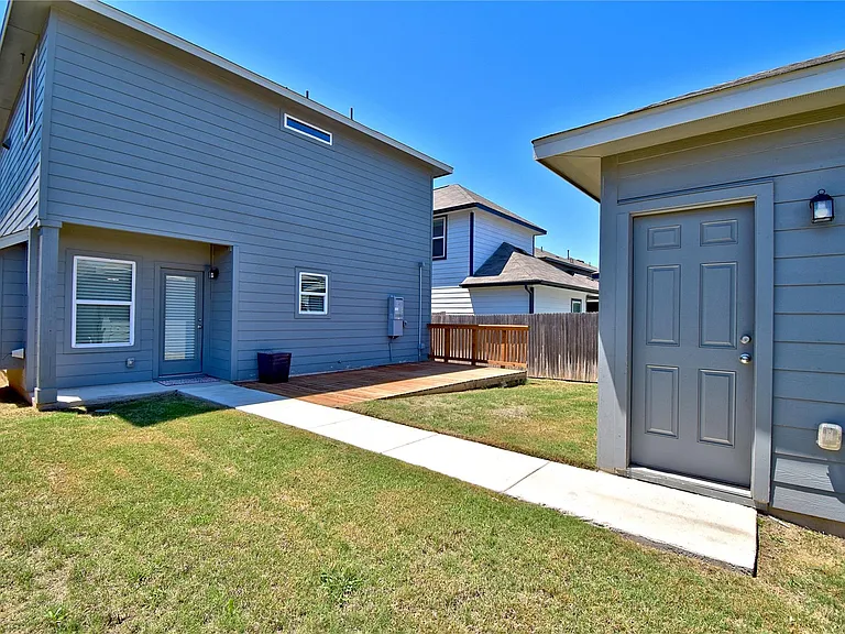 317 Clearlake Dr — Photo 24