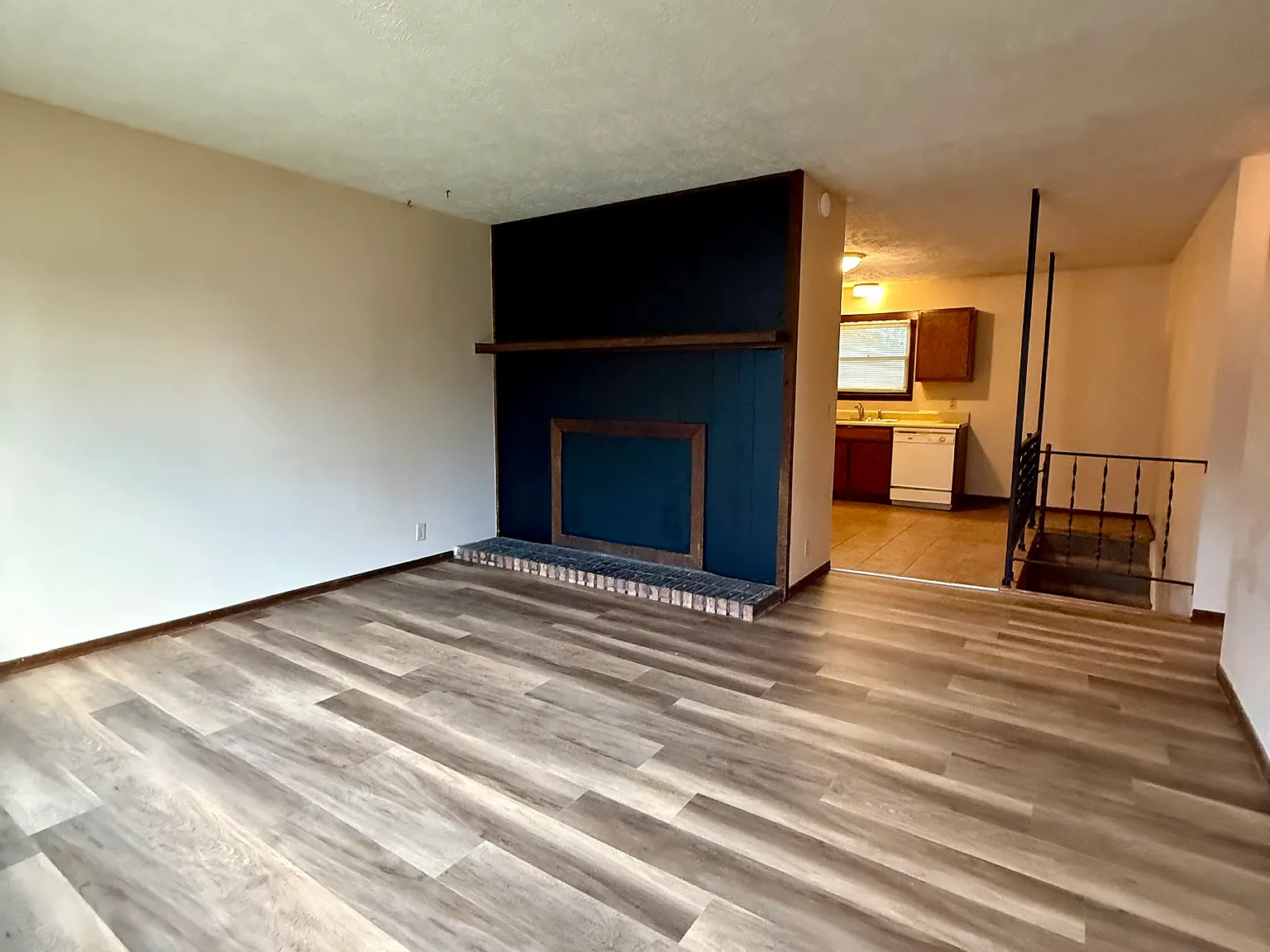 2 bed, 850 sqft, $900 — Photo 3
