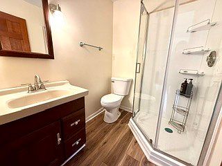 4th image of 206 Ashland Ct