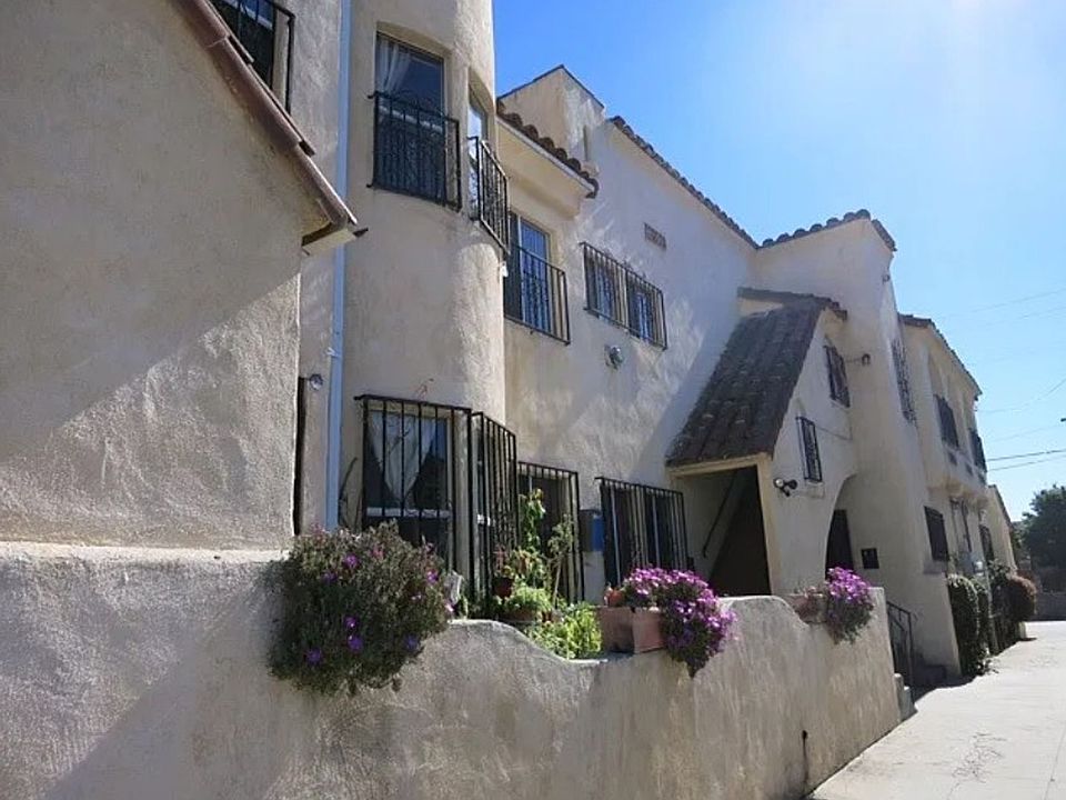 1st image of 841 W 42nd Pl APT 6
