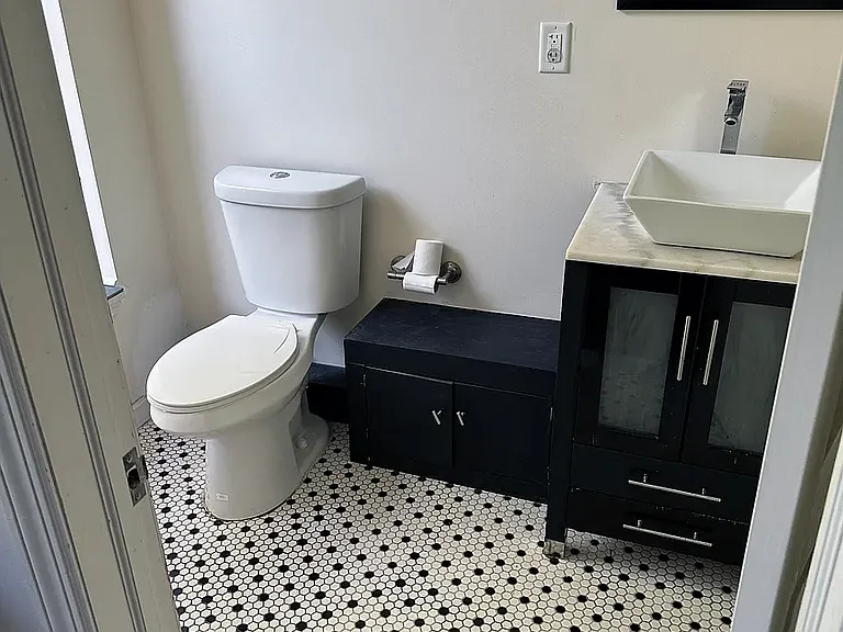 531 Madison St #3 — Photo 4