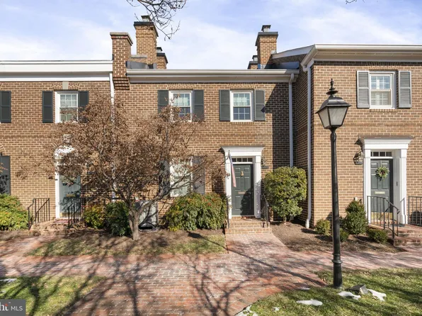 1029 N Pitt St, Alexandria, VA 22314