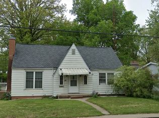 306 Woodlawn Rd, Lincoln, IL 62656