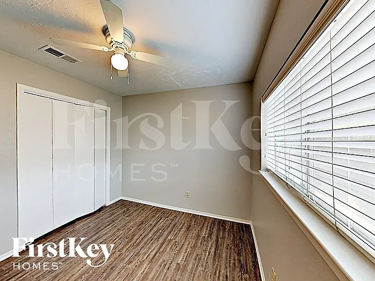 12623 Day Hollow Ln — Photo 12