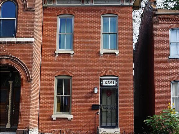 2nd image of 2351 Hickory St