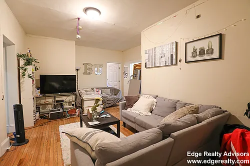 322 Saint Paul St #3 Photo 1
