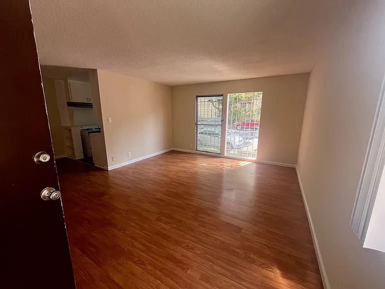 321 S Gramercy Pl #3 — Photo 1