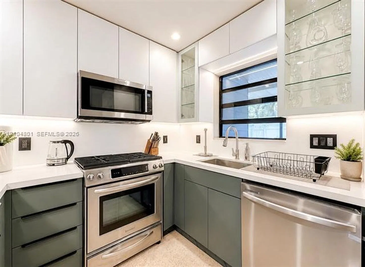 2400 NE 5th Ave # 2400, Wilton Manors, FL 33305 — Photo 1