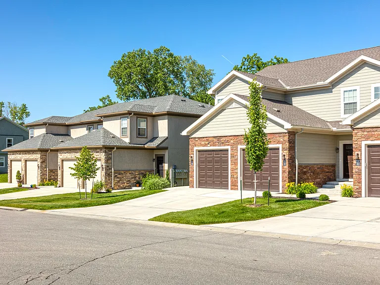 Prairie Pines Townhomes — Photo 48
