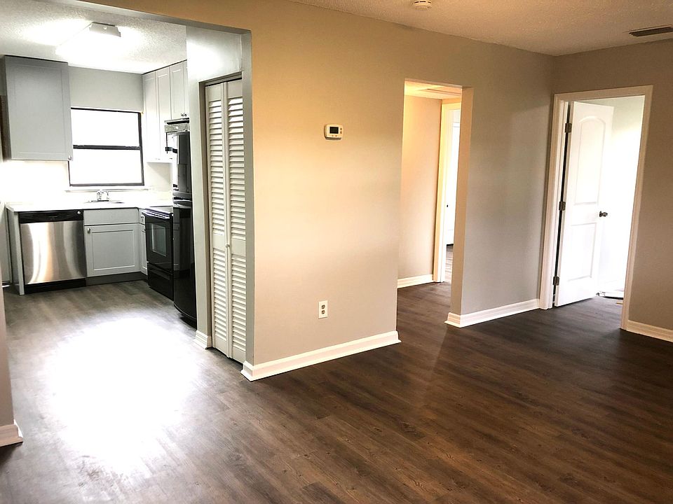 Open and bright floor plan