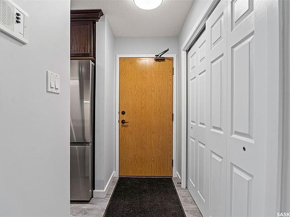 5th image of 1435 Embassy Dr #305