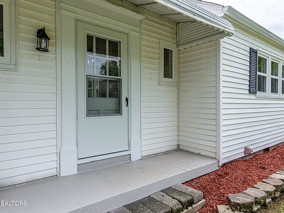 5th image of 118 Park Dr
