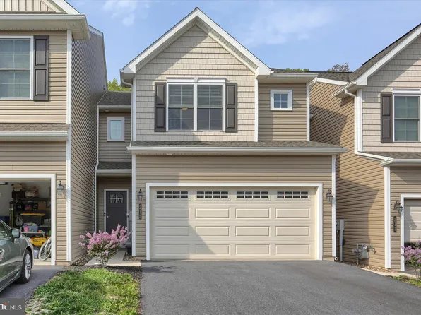 215 Sage Blvd, Middletown, PA 17057