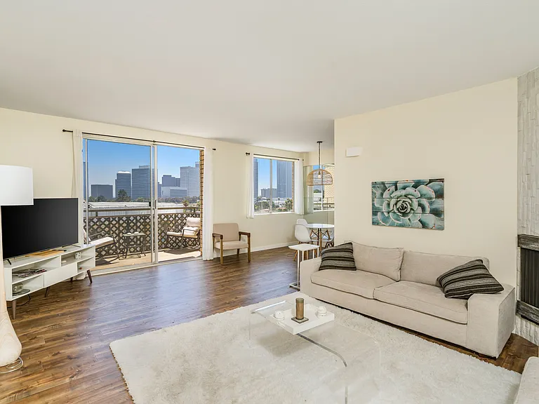 1378 S Beverly Blvd #404 — Photo 14