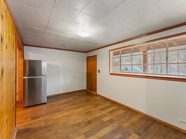 10710 Grandview Ave — Photo 3
