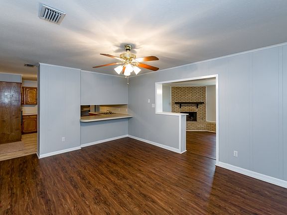 2nd image of 2656 Lyles Ln