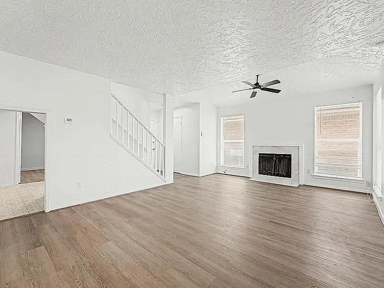 8334 Country View Dr — Photo 2