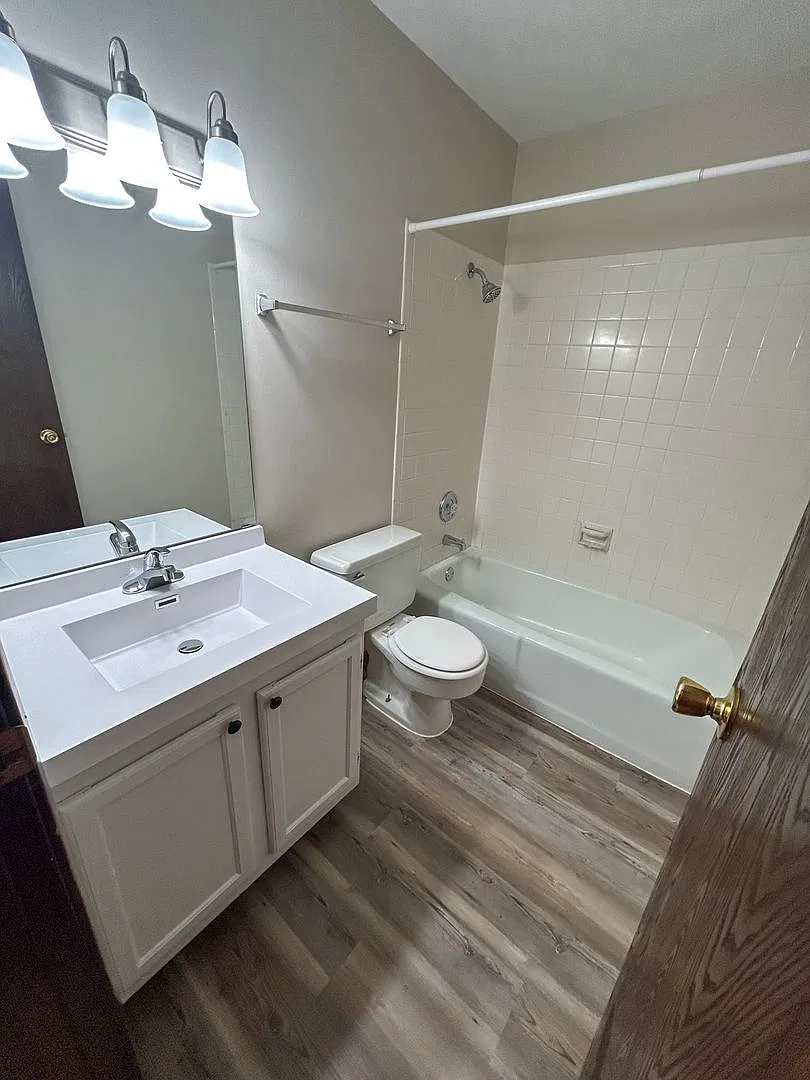 5225 Cleveland Ave — Photo 4