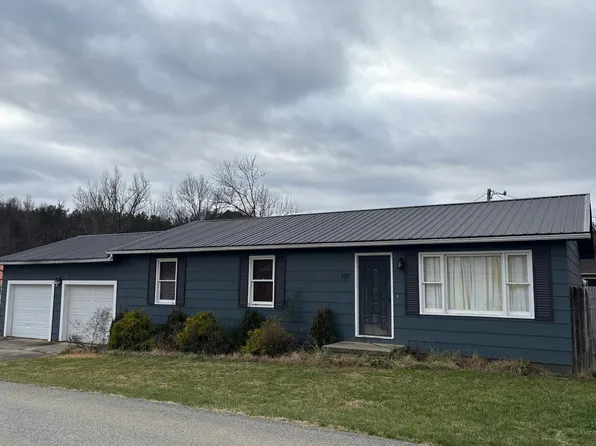 107 Castle Dr, Thelma, KY 41260