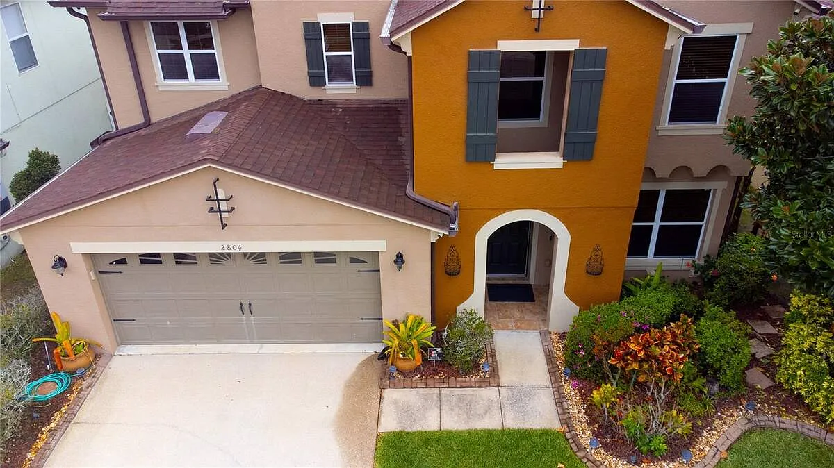 3 bed, 2.5 bath, 2560 sqft, $3,100 — Photo 4