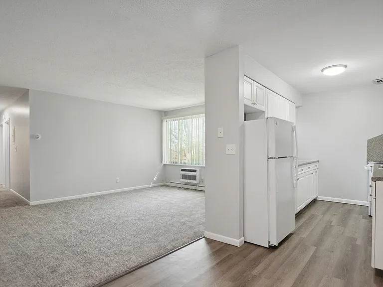 Golden Hill Apartments — Photo 40