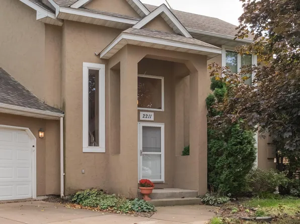 2211 Brittany Ct, New Brighton, MN 55112