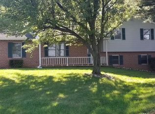630 Meadow Dr, Lebanon, PA 17042
