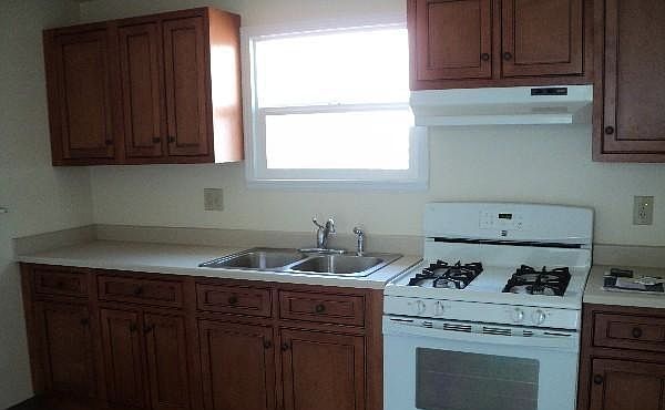 2nd image of 4194 Williams St