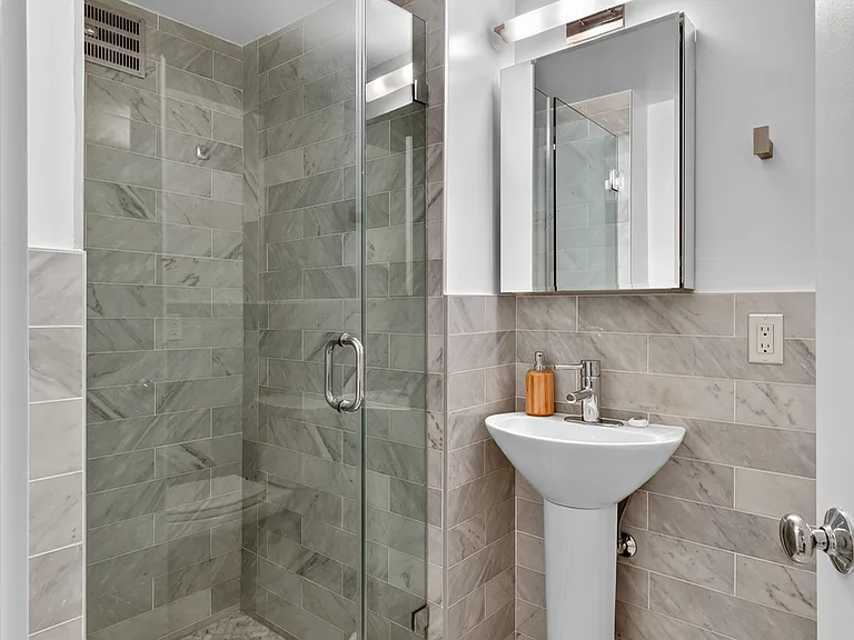 44 Berry St #3 — Photo 8