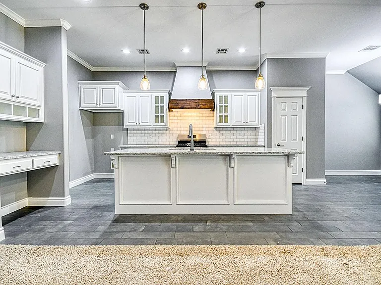 19208 Greenery Ln — Photo 12