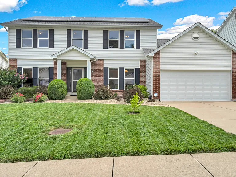 908 Burn Oak Dr — Photo 1