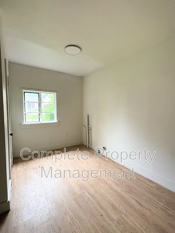 3 bed, 2.0 bath, $1,250 — Photo 4