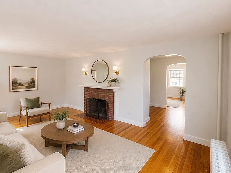 72 Summit Ave — Photo 2